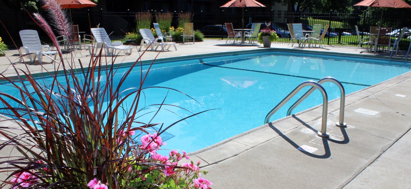 Burnsville Parkway Apartments Apartments in Burnsville, MN